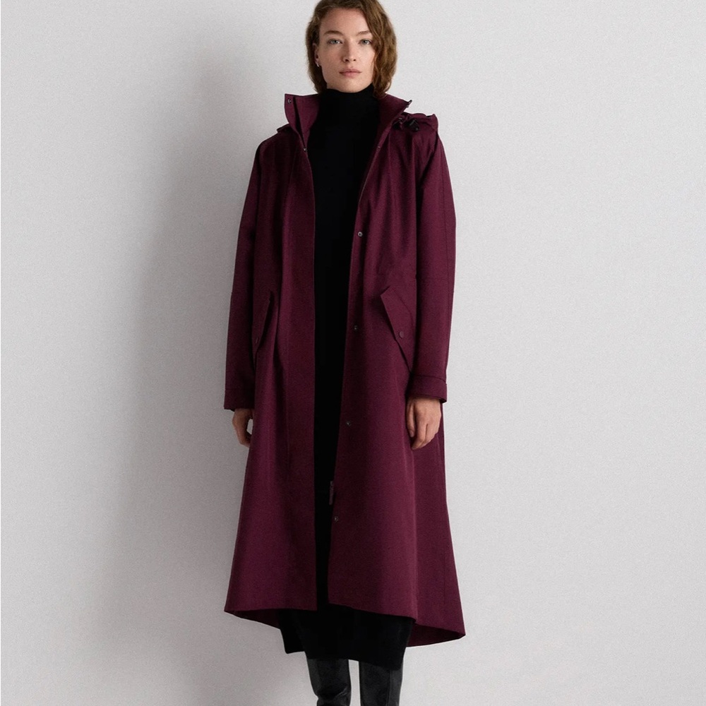 Quince Women’s Weatherproof Rain Coat in Burgundy